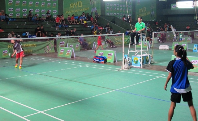 peserta-tunggal-smp-putri-sedang-menunjukkan-bakat_20150828_232408.jpg
