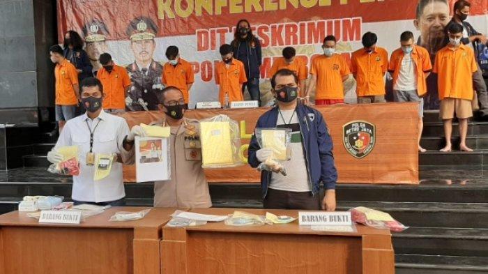pesta-gay-di-apartemen1.jpg