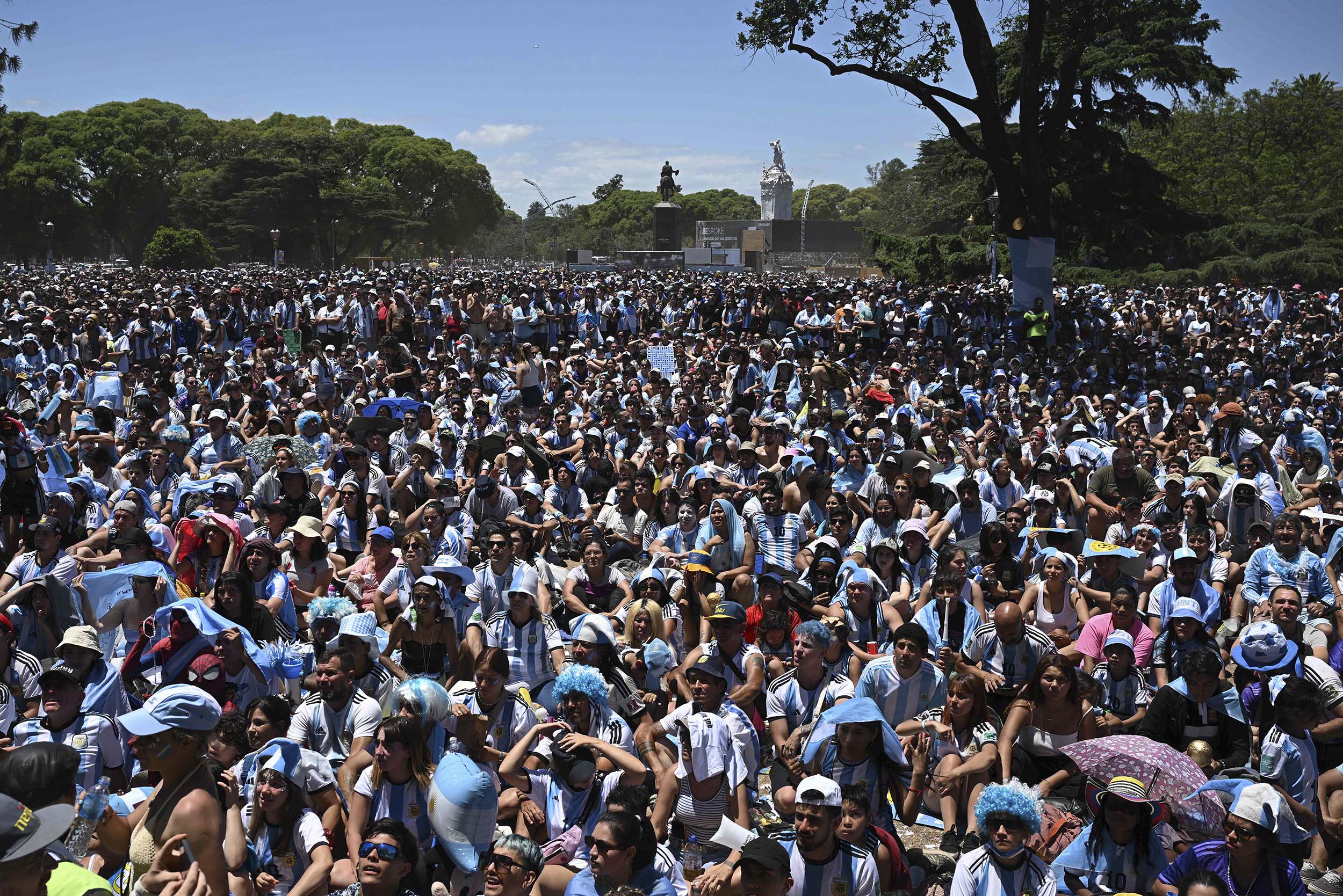 pesta-lautan-manusia-rayakan-argentina-juara-piala-dunia-2022_20221219_075610.jpg