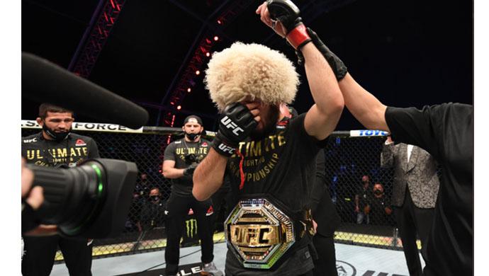 petarung-kelas-ringan-ufc-khabib-nurmagomedov-menangis.jpg