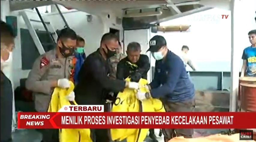 petugas-gabungan-kembali-menemukan-beberapa-barang-pesawat-sriwijaya-air-sj-182.jpg