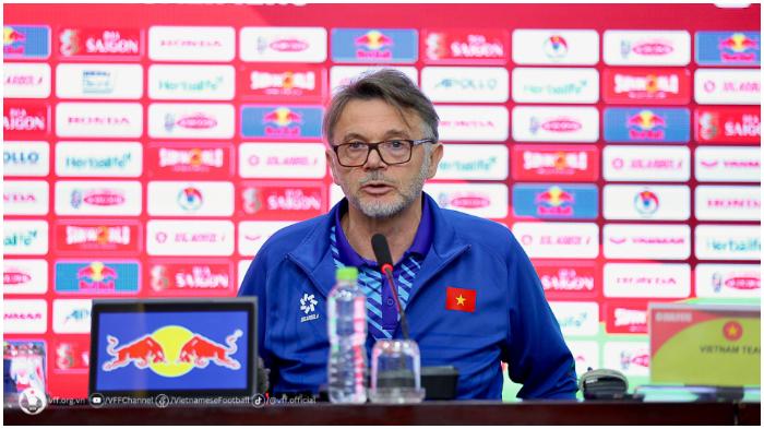 philippe-troussier-melawan-timnas-indonesia.jpg