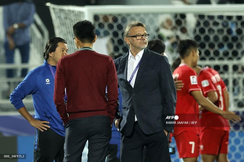 philippe-troussier-vietnam-vs-timnas-indonesia-piala-asia-2023.jpg