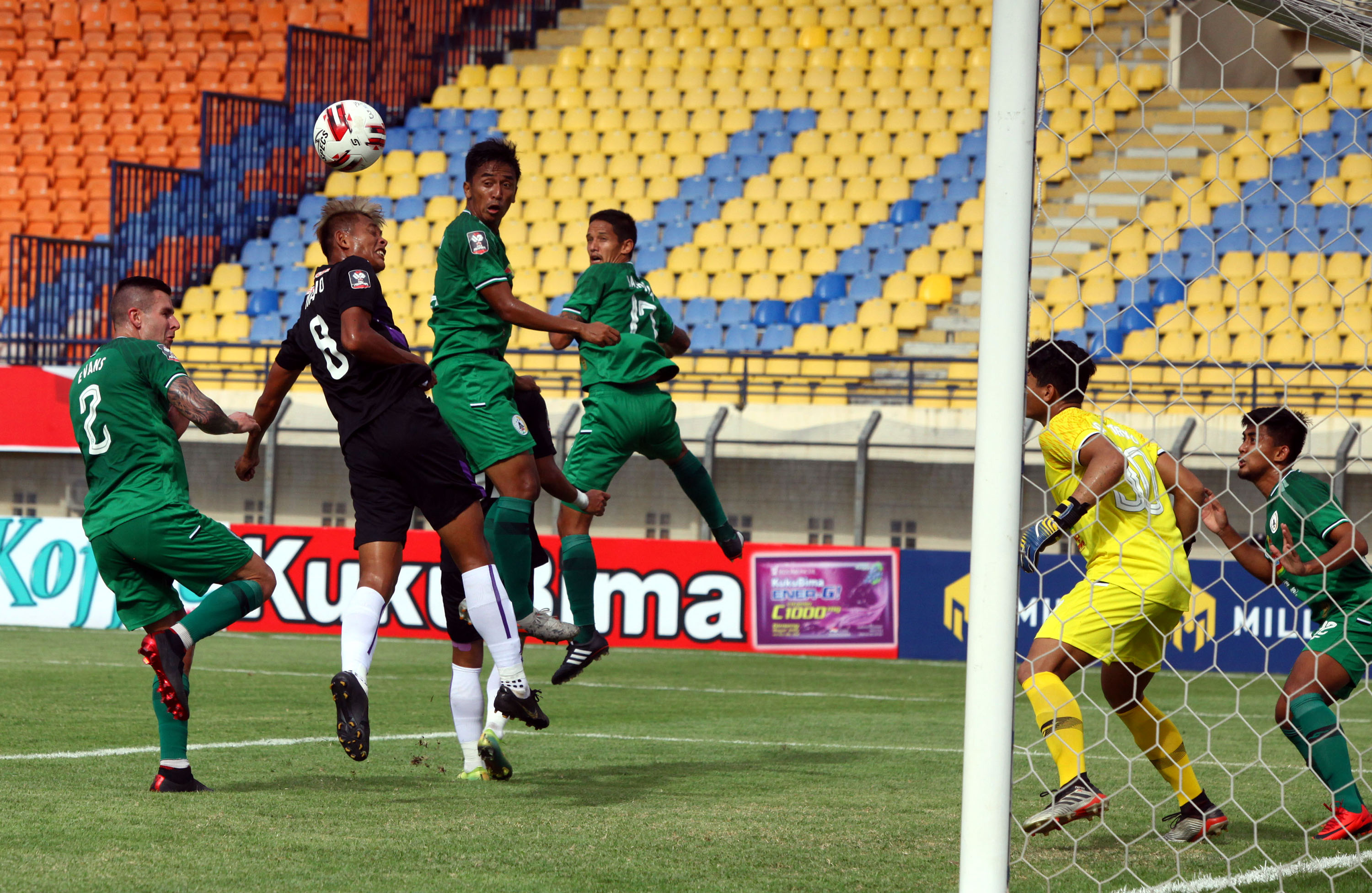 piala-menpora-persik-kediri-versus-pss-sleman-skor-akhir-0-1_20210401_190853.jpg
