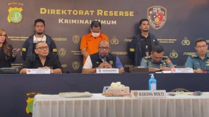 pierre-wg-abraham-pengemudi-fortuner-arogan-berpelat-tni.jpg