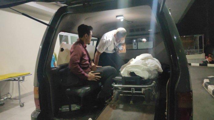 pihak-lion-air-membawa-jenazah-co-pilot-aryo-noor-faisa.jpg
