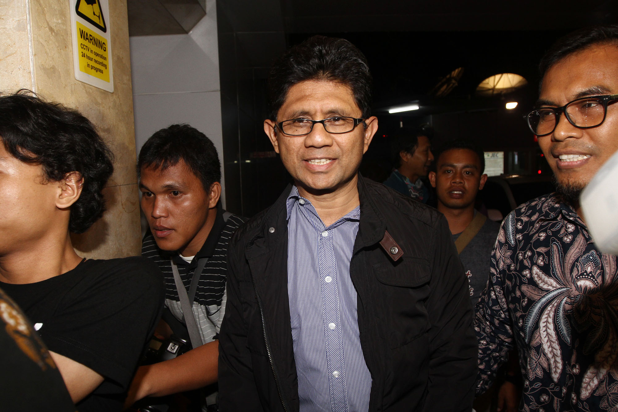pimpinan-kpk-jenguk-novel-baswedan_20170411_230108.jpg