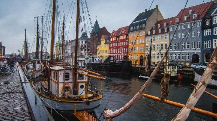pinjaman-uang-di-bank-dapat-dijadikan-pilihan-untuk-liburan-ke-denmark.jpg