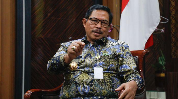 pj-gubernur-jateng-nana-sudjana-soal-berangkatkan-20-umkm-di-acara-pasar-internasional.jpg
