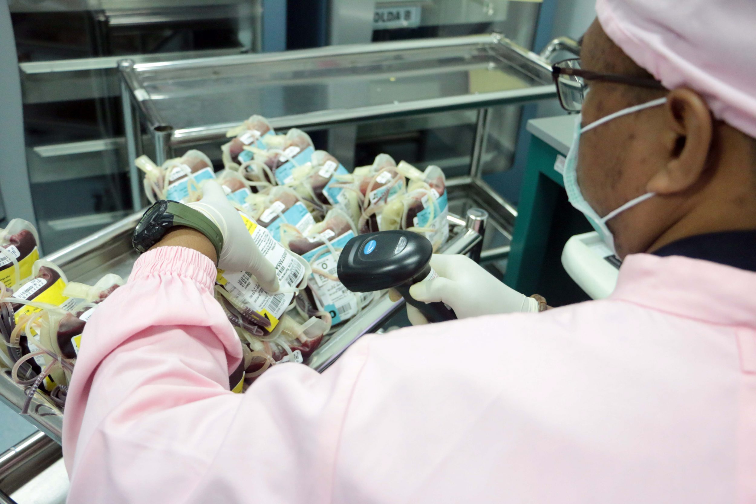 pmi-kota-semarang-kekurangan-darah-plasma-konvalesen_20210520_140748.jpg