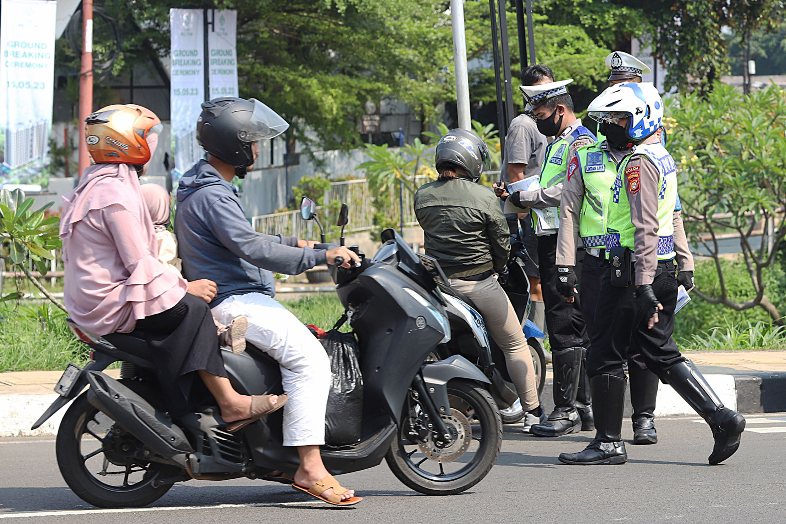 polda-metro-jaya-kembali-berlakukan-tilang-manual-di-jakarta_20230515_192234.jpg