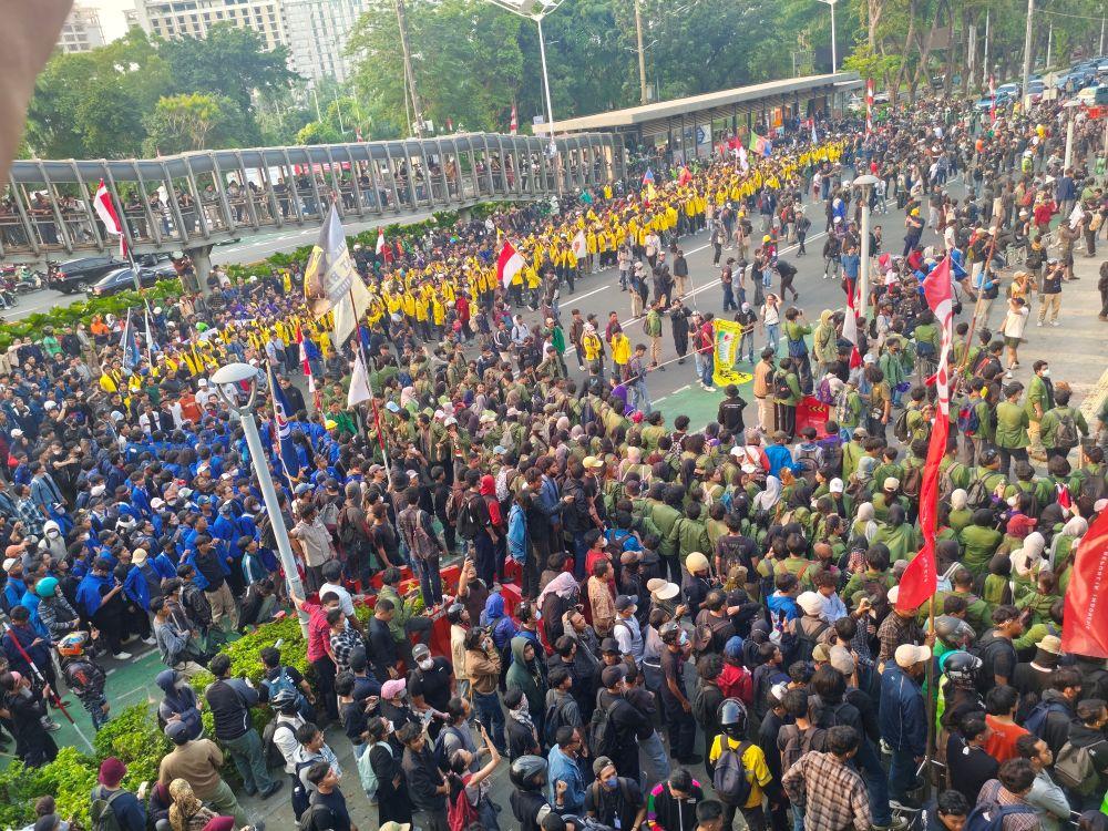 Mahasiswa Mulai Kepung Gedung Polda Metro Jaya, Saling Ingatkan Adanya Provokasi 