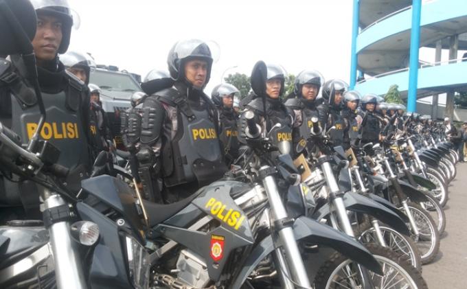 polisi-berkendara_20141224_125157.jpg