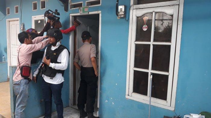 polisi-geledah-rumah-terduga-teroris-di-tambun-utara-45.jpg