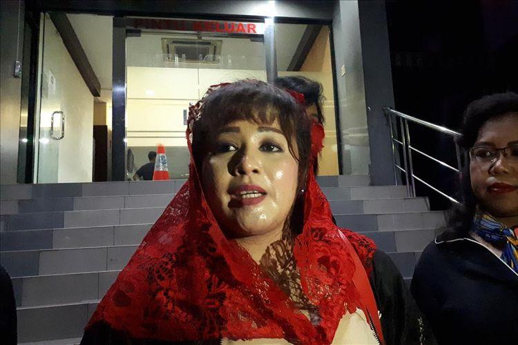 politisi-pdip-dewi-tanjung1.jpg