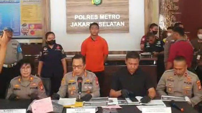 polres-jakarta-selatan-menghadirkan-mario-dandy-121.jpg