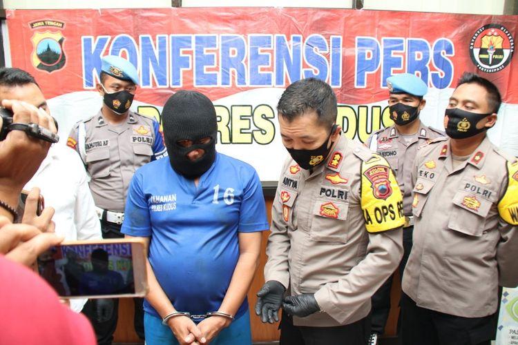 polres-kudus-kiswanto-hariyono-40-pembunuhan-pedagang-pakaian-di-kamar-hotel-mahkota.jpg