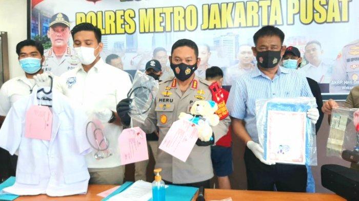polres-metro-jakarta-pusat-merilis-kasus-dokter-palsu-11.jpg
