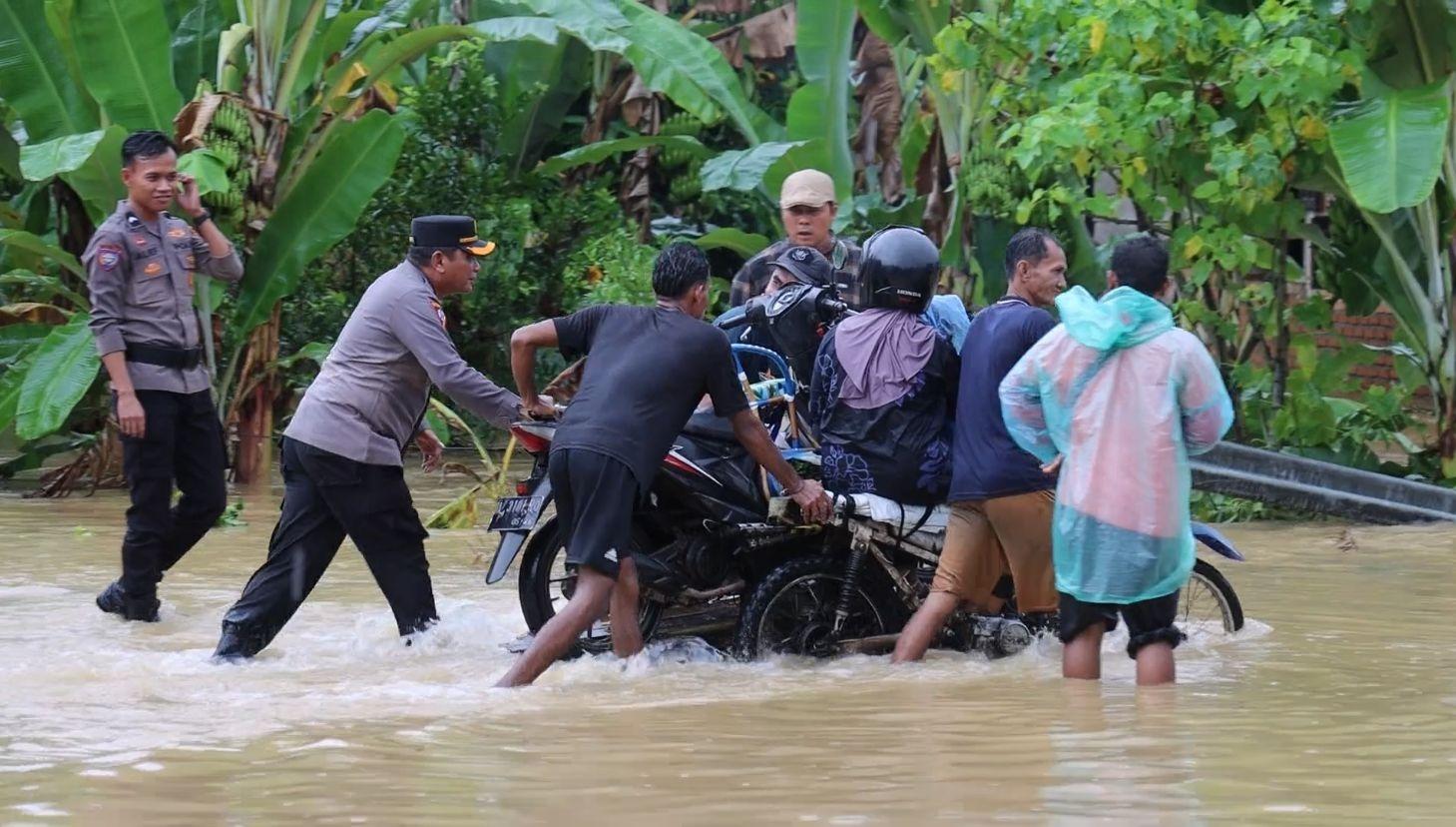 polres-pasaman-barat-tanggap-bencana.jpg