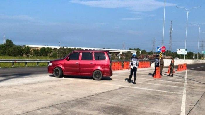 pos-penyekatan-gerbang-tol-kramasan-palembang.jpg