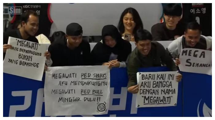 poster-tepi-jurang-suporter-indonesia-untuk-mendukung-megawati-hangestri.jpg