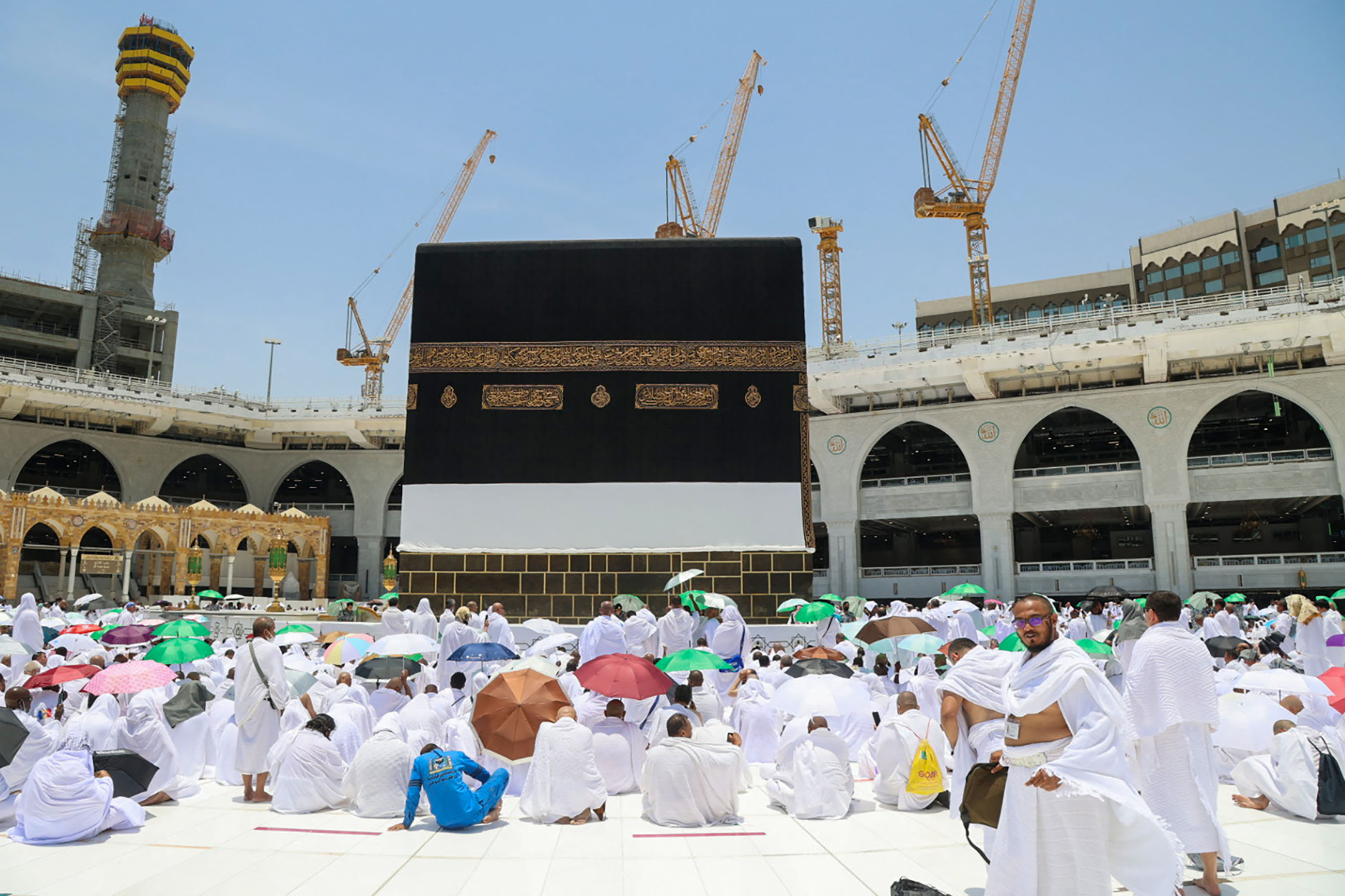 potret-masjidilharam-dipenuhi-jemaah-haji_20220702_085543.jpg