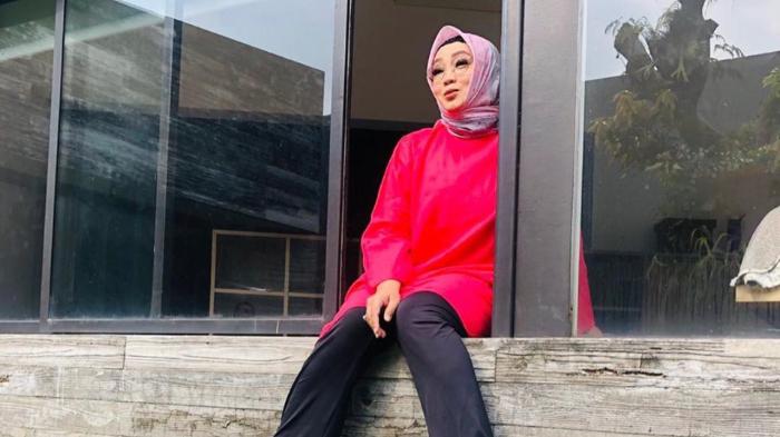 potret-terbaru-rina-gunawan-2.jpg