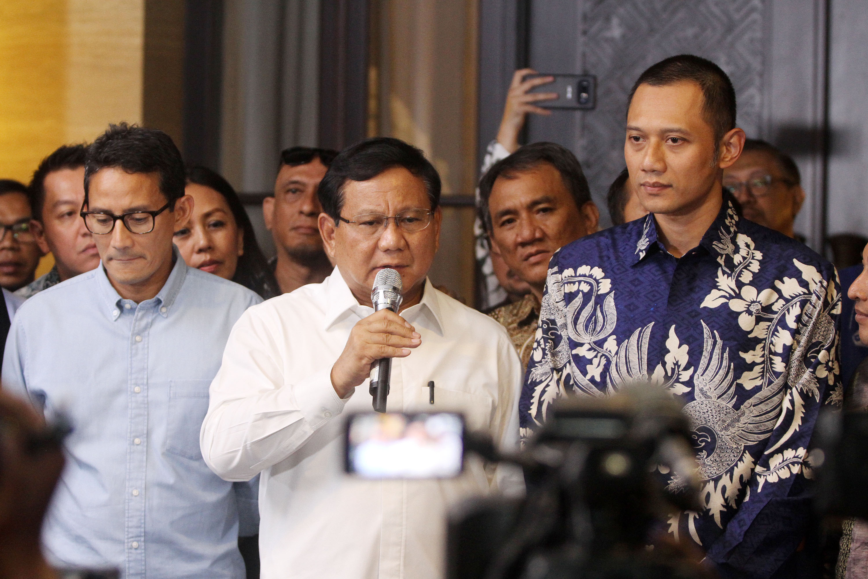prabowo-sandi-kunjungi-kediaman-sby_20180912_221956.jpg