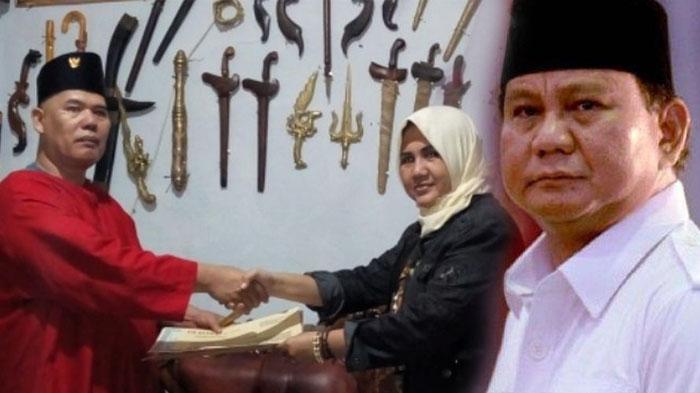 prabowo-subianto-dan-king-of-the-king-mr-dony-pedro-baju-merah-berpeci.jpg