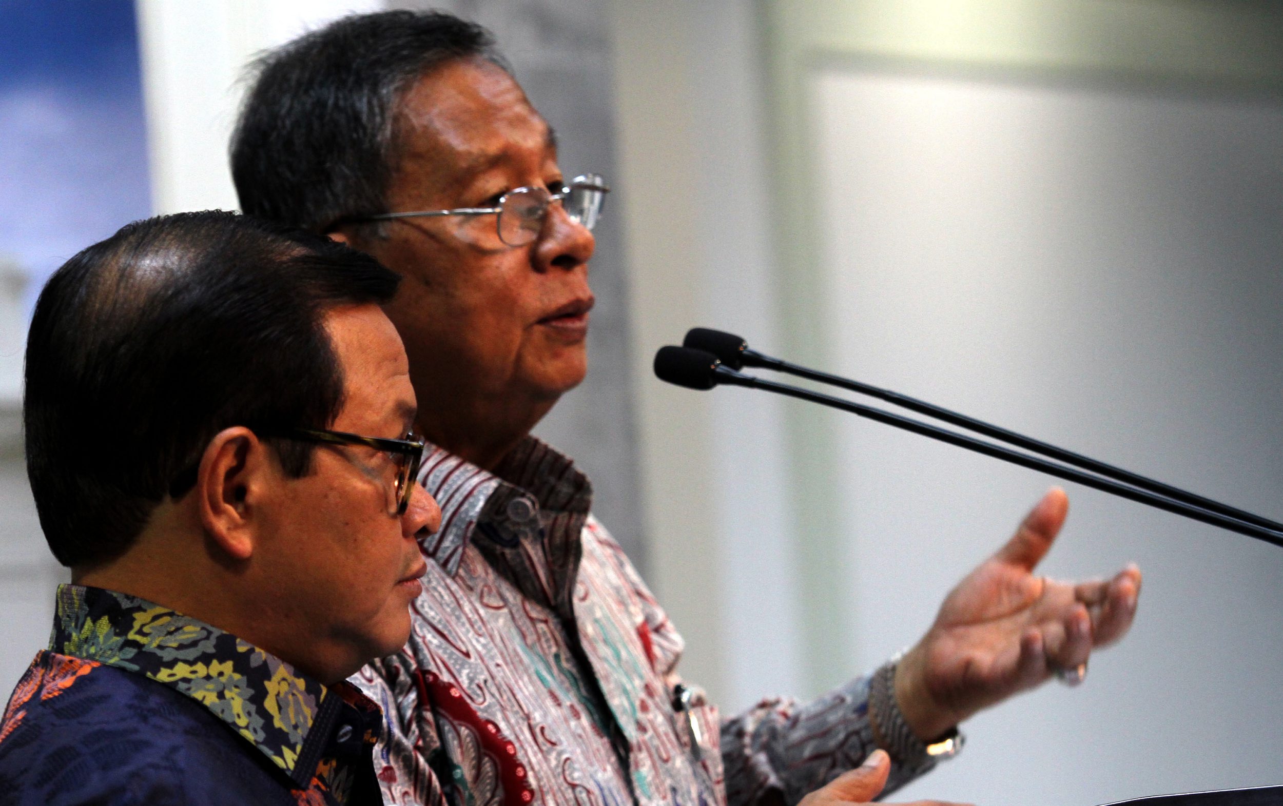 pramono-anung-dan-darmin-nasution-umumkan-paket-ekonomi-xi_20160330_114302.jpg