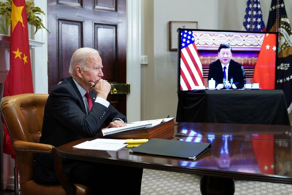 presiden-as-joe-biden-bertemu-dengan-presiden-china-xi-jinping-dalam-per.jpg