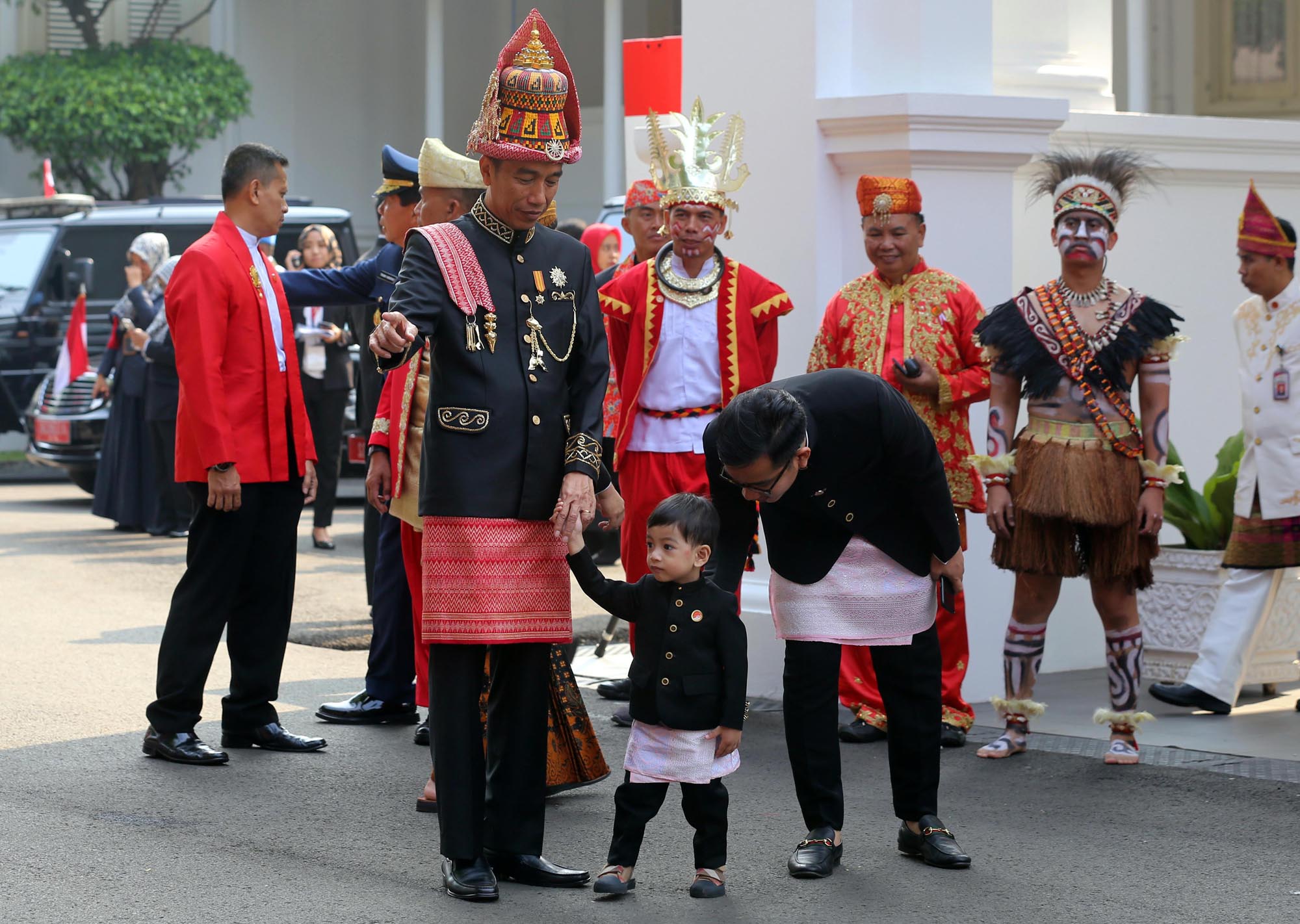 presiden-dan-cucu-jan-ethes_20180817_223121.jpg