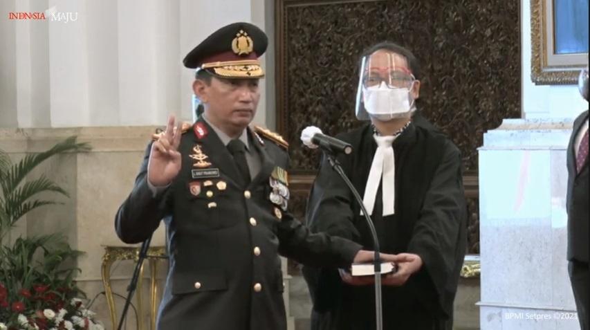 presiden-joko-widodo-jokowi-resmi-melantik-komjen-listyo-sigit-prabowo-menjadi-kapolri.jpg