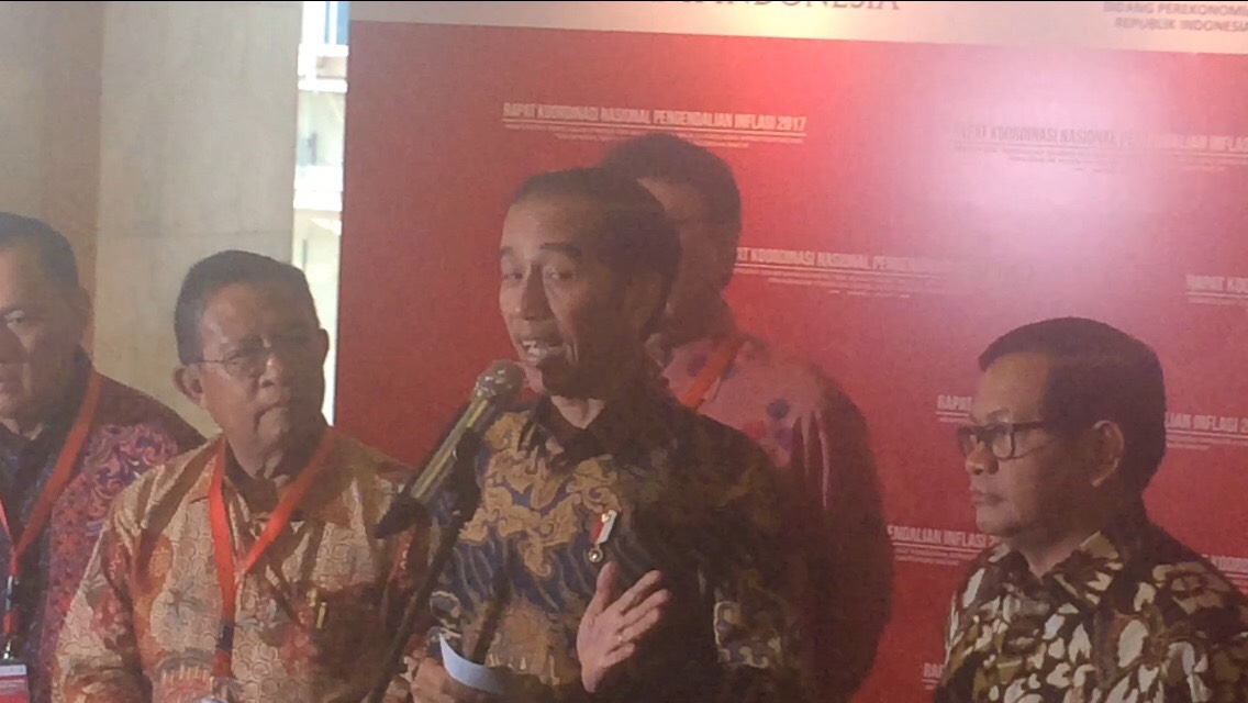 presiden-joko-widodo-saat-memberi-keterangan_20170727_163711.jpg