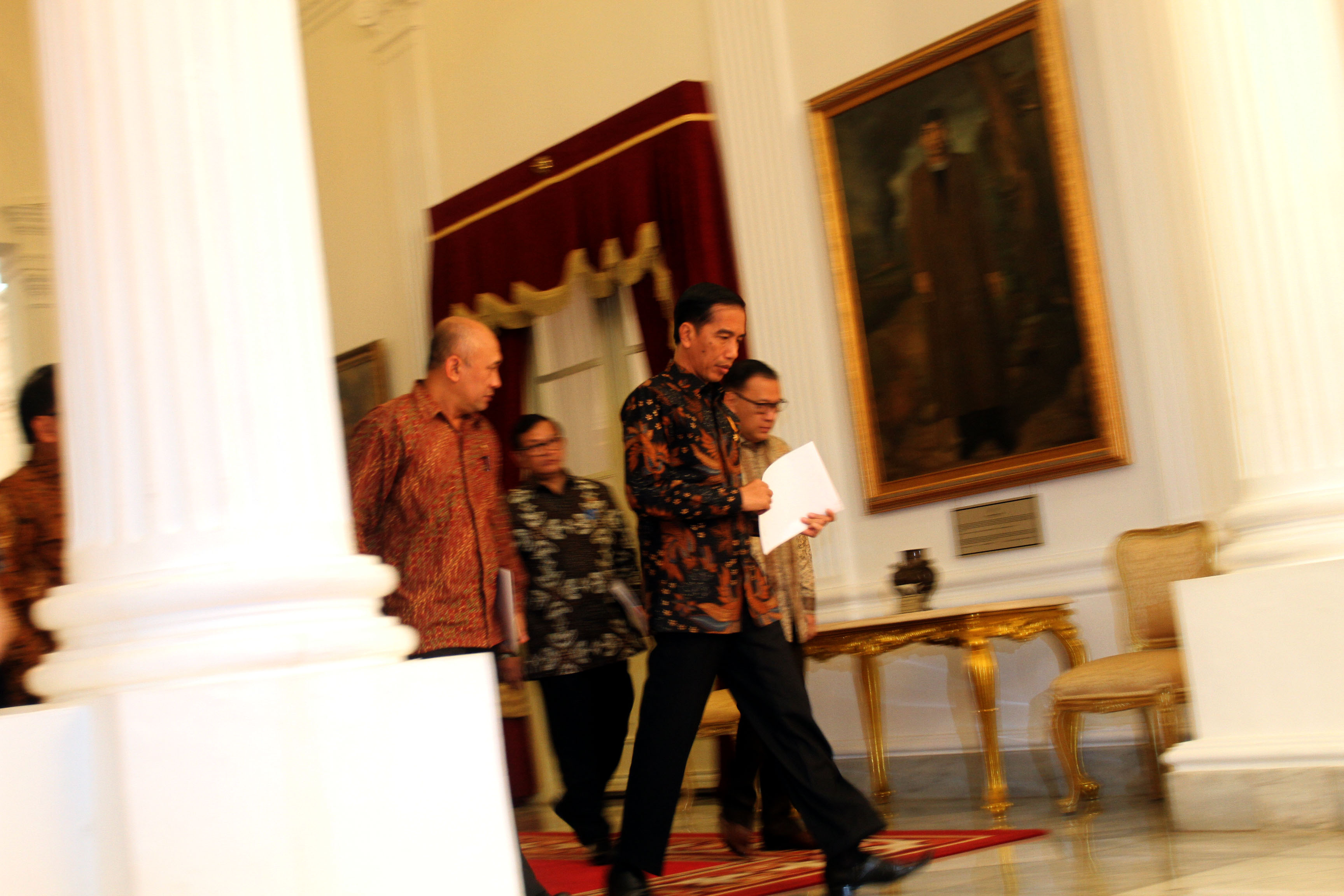 presiden-jokowi-akan-melakukan-deregulasi-ekonomi_20150909_202625.jpg