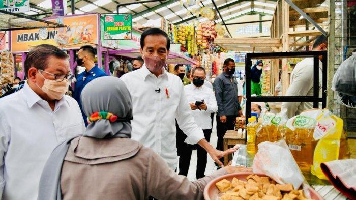 presiden-jokowi-didampingi-sekretaris-kabinet-pramono-anung.jpg