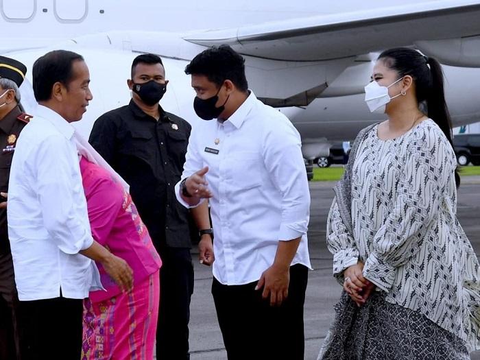 presiden-jokowi-disambut-wali-kota-medan-bobby-nasution.jpg