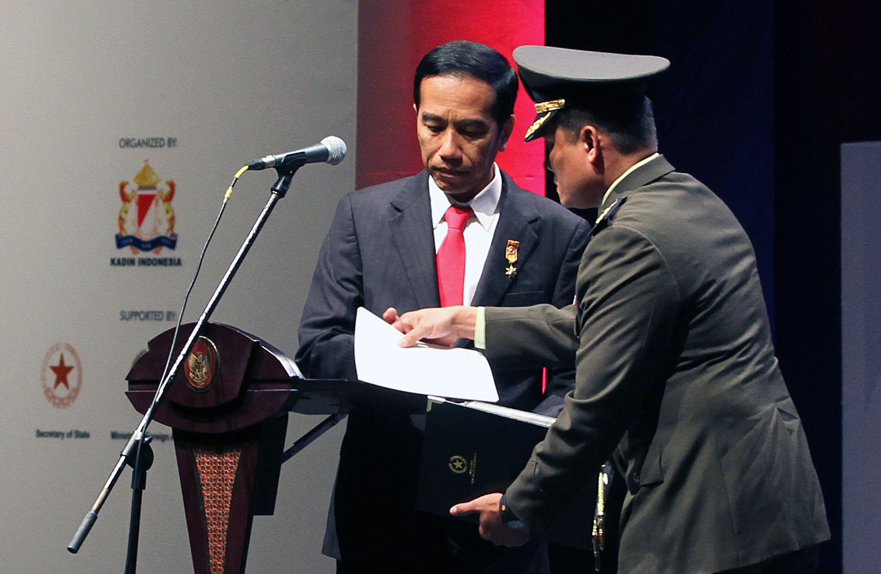 presiden-jokowi-membuka-asian-african-business-summit_20150421_135244.jpg