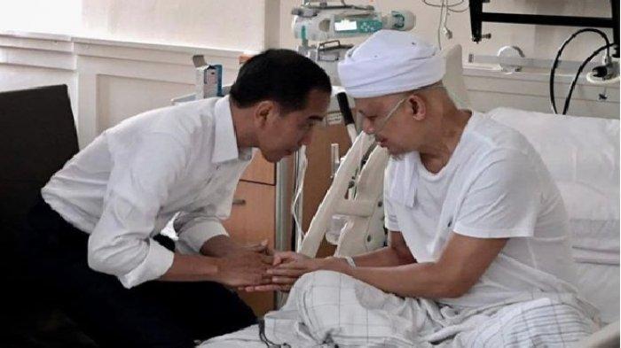 presiden-jokowi-menjenguk-ustaz-arifin-ilham.jpg