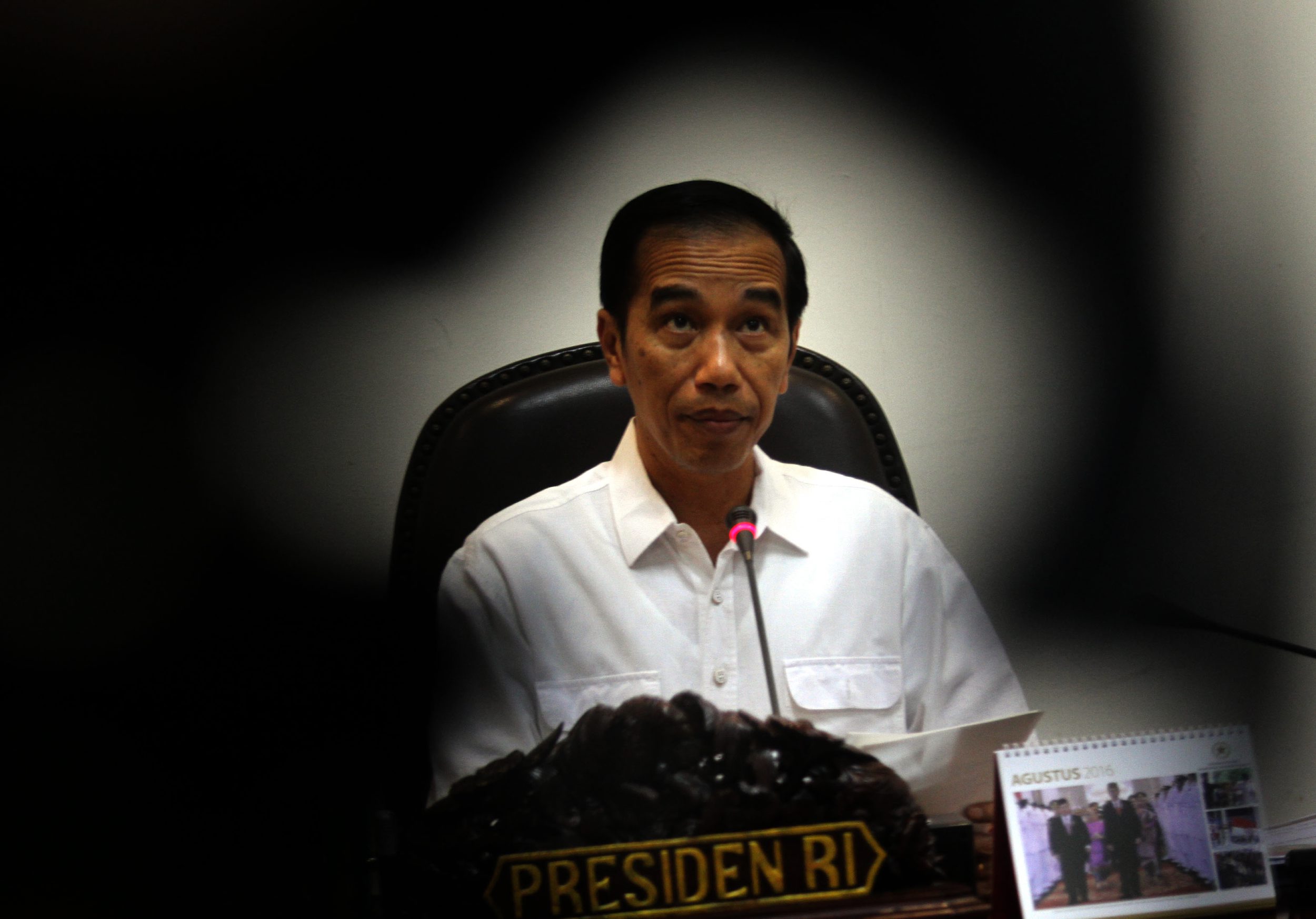 presiden-jokowi-pimpin-rapat-kabinet-terbatas-di-istana-negara_20160815_160008.jpg