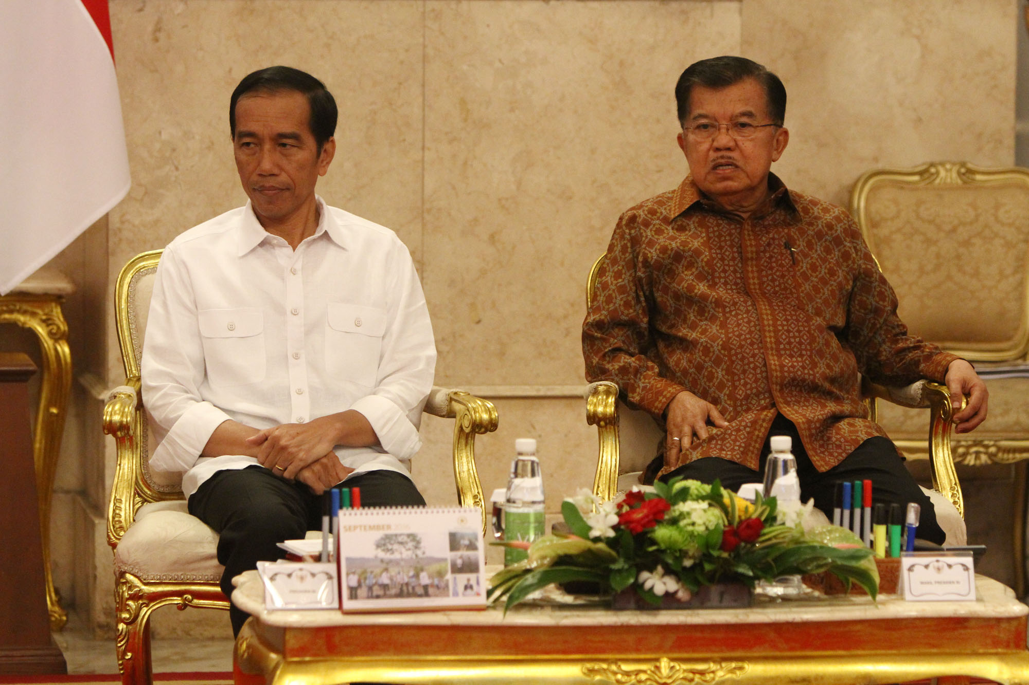 presiden-jokowi-pimpin-sidang-kabinet-paripurna_20160909_151245.jpg
