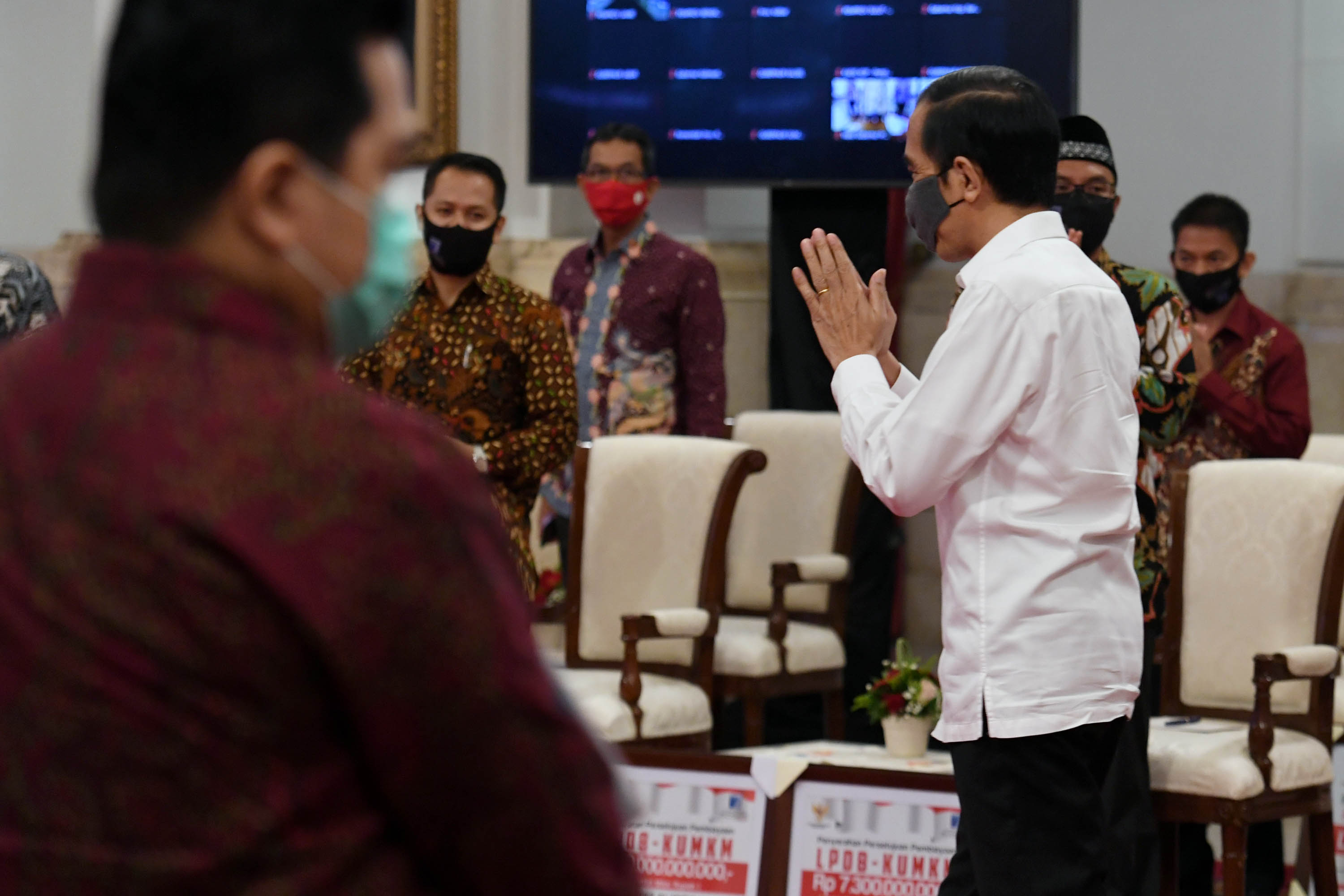 Jokowi Ajak Pelaku Usaha UKM Tetap Optimis Hadapi Pandemi Covid-19