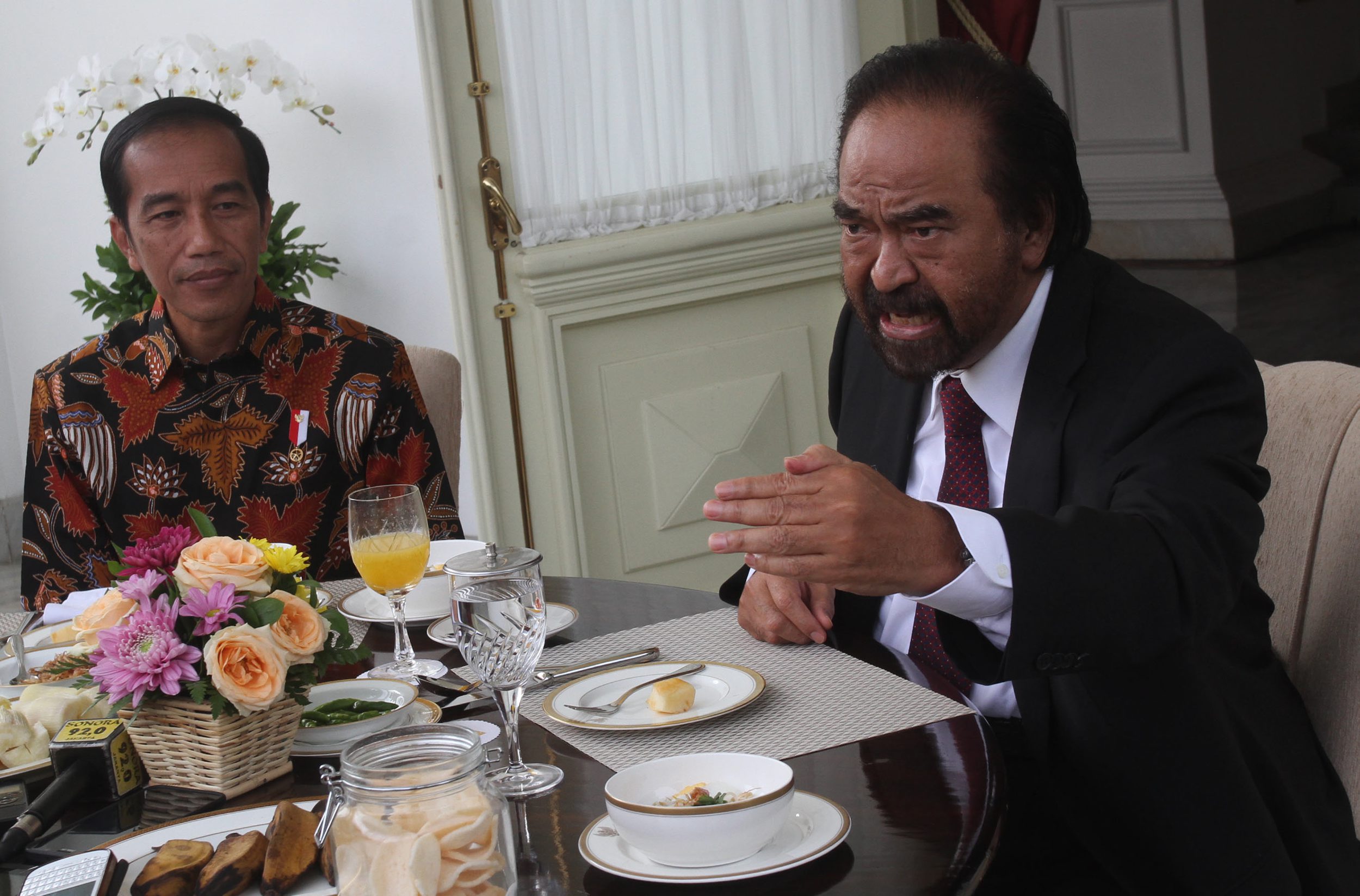 presiden-jokowi-sarapan-pagi-bersama-ketum-nasdem_20161122_154105.jpg