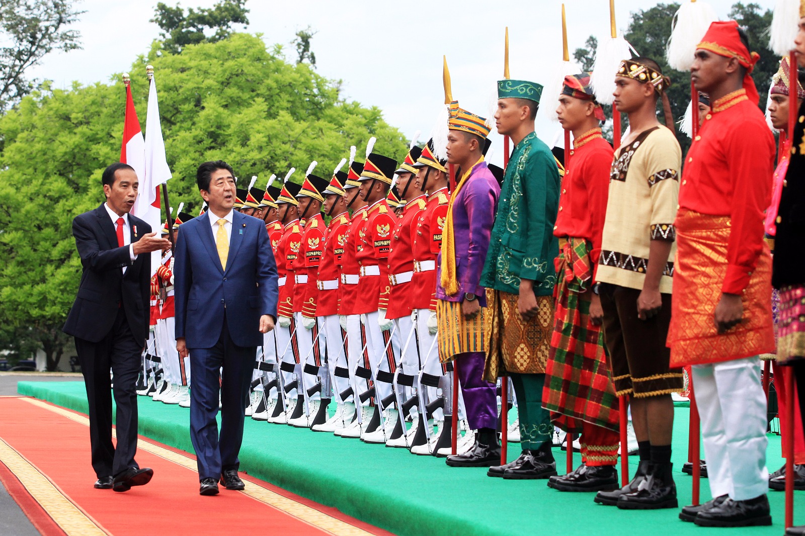 presiden-jokowi-terima-kunjungan-pm-jepang-di-istana-bogor_20170115_202659.jpg