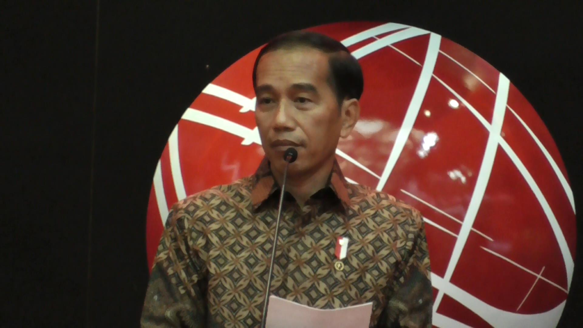 presiden-jokowi-tutup-perdagangan-saham-bei-2017_20171231_092514.jpg