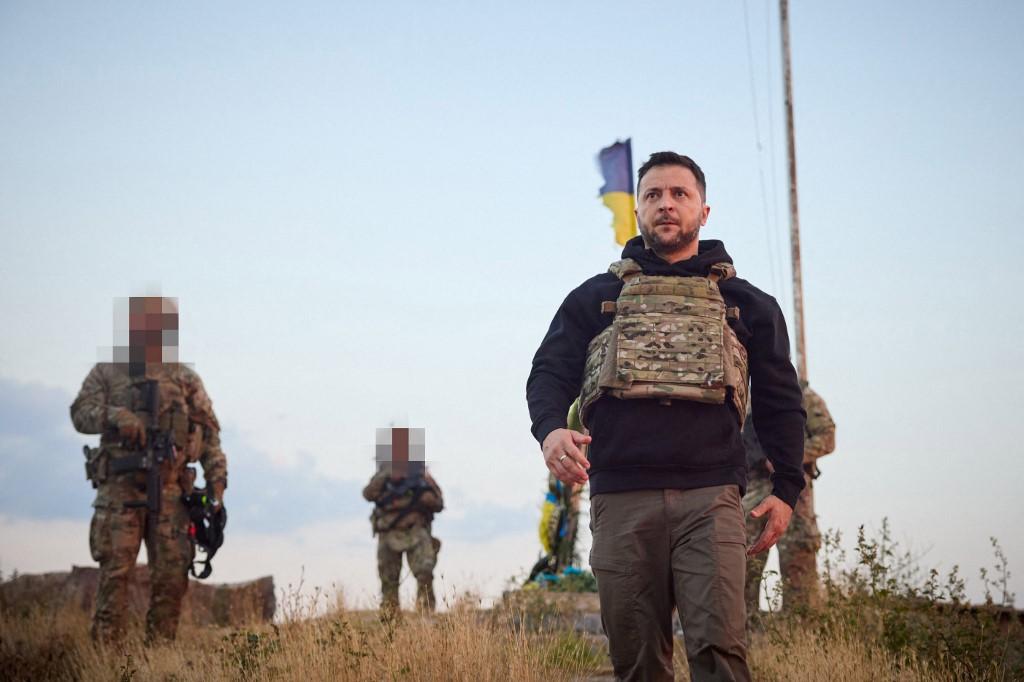 presiden-ukraina-volodymyr-zelensky-pulau-ular-pulau-zmiinyi.jpg