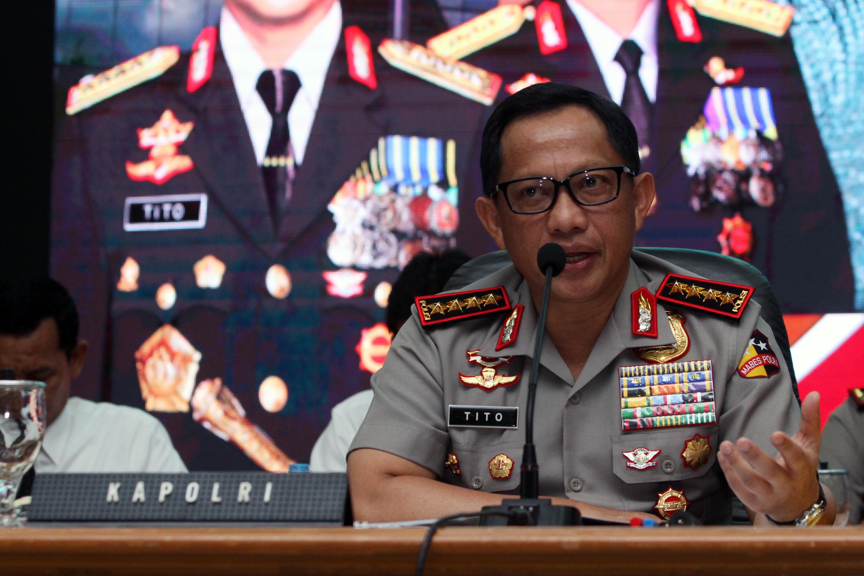 press-release-akhir-tahun-polri_20161229_200243.jpg