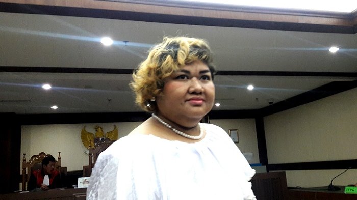 pretty-asmara-di-pengadilan-negeri-jakarta-pusat_20171218_203734.jpg