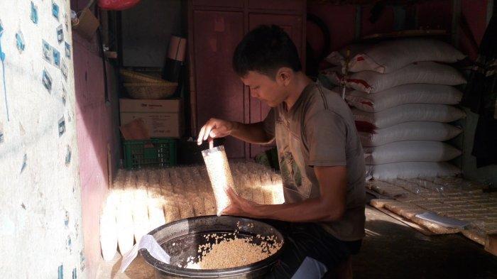 produksi-tempe-di-kampung-tempe-ciputat-tangsel.jpg