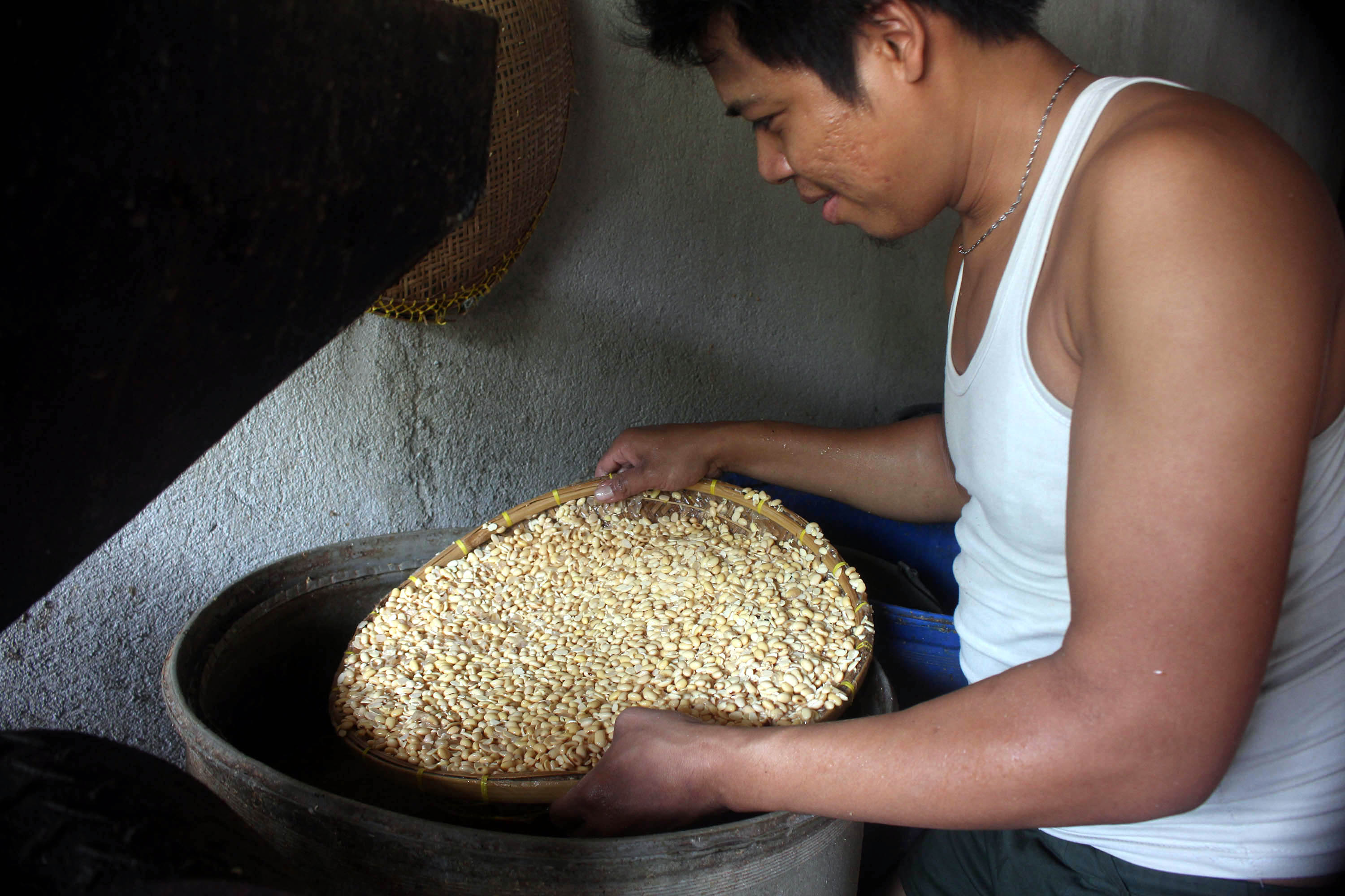produsen-tempe-terimbas-pelemahan-rupiah-terhadap-dollar_20180908_212011.jpg